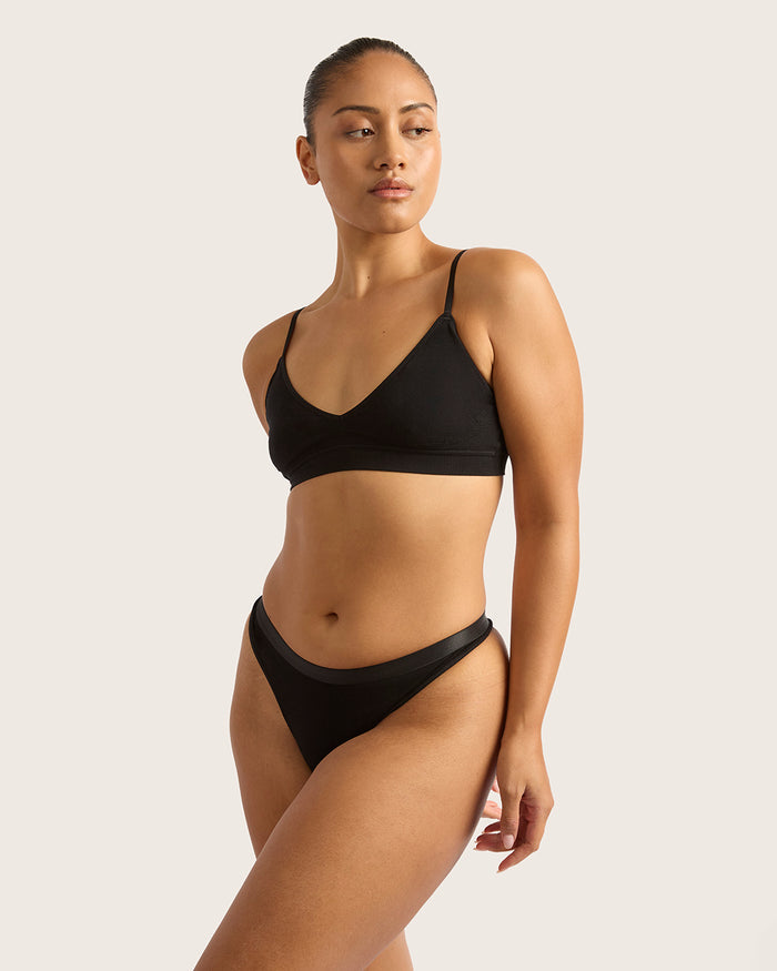 LYOLYTE Triangle Bralette - Black