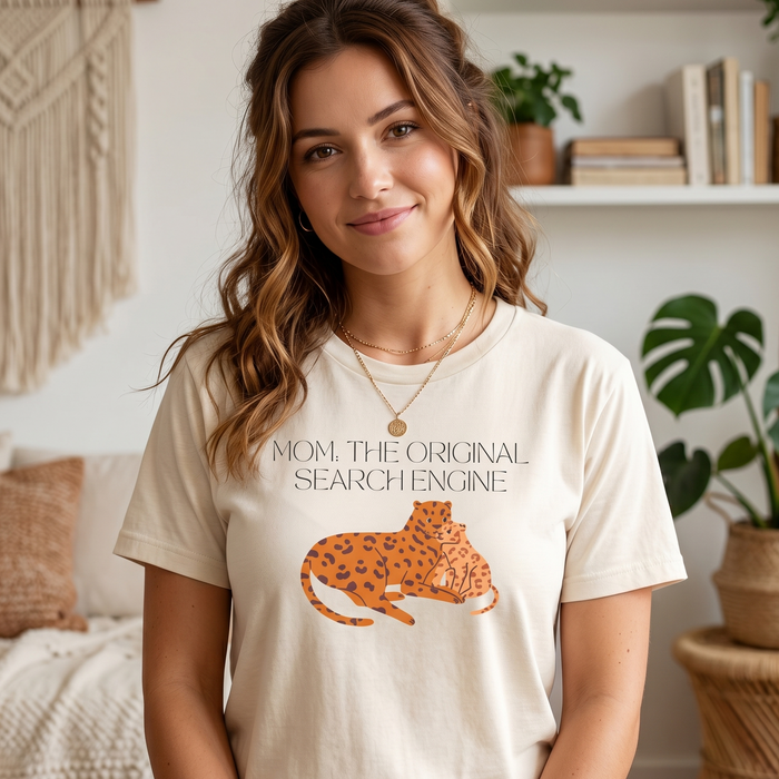 Mom "Mom: The Original Search Engine" graphic t-shirt