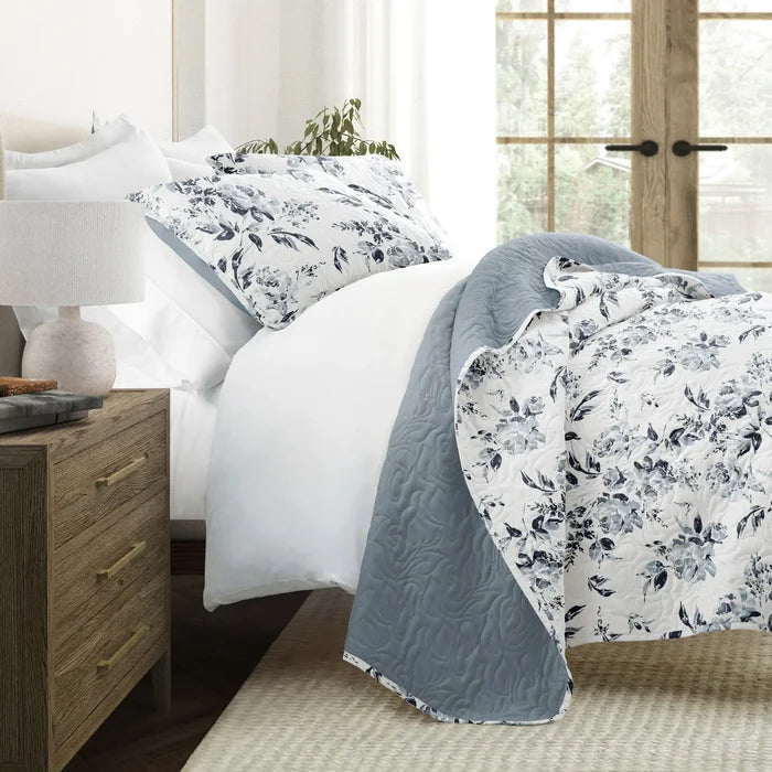 Rose Garden Patterned Quilted Coverlet Set