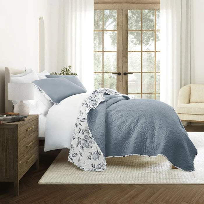 Rose Garden Patterned Quilted Coverlet Set