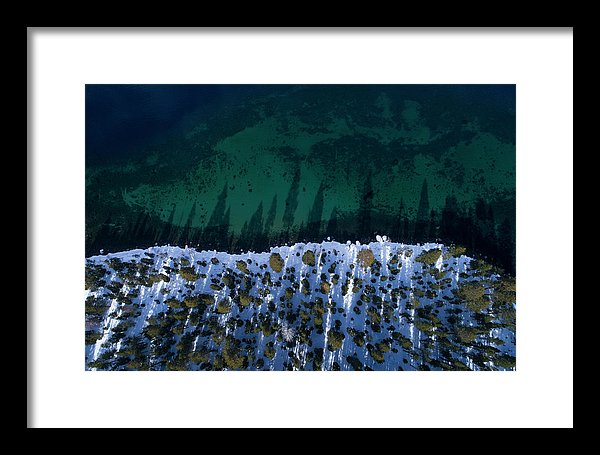 14.000" x 9.375" / Black / White